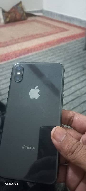 I phone x 256 gb face I'd ok very good condition 4