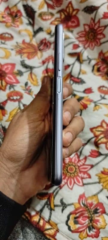 Vivo Y20 Specification 4/64  in 10/9 condition 1