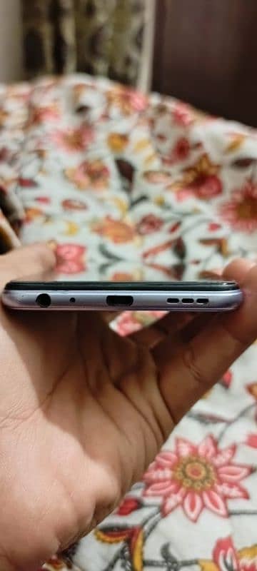 Vivo Y20 Specification 4/64  in 10/9 condition 4