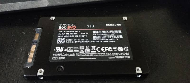 Samsung 860 EVO 2 TB SSD 0