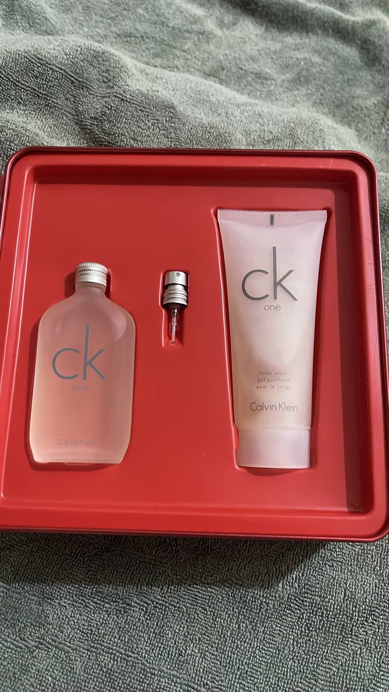 Calvin Klein One Eau De Toilette 50ml Gift Set 1