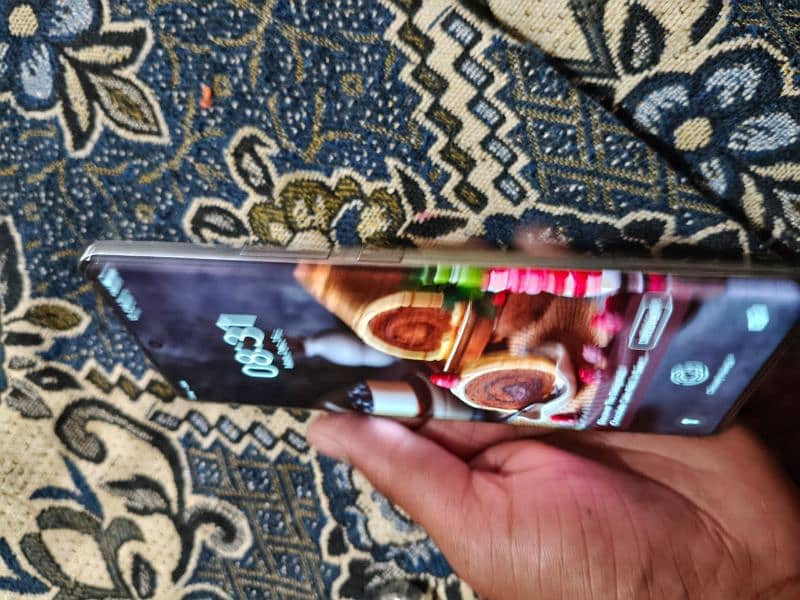 Spark 20 pro plus  8+8 256 10 by 10 3