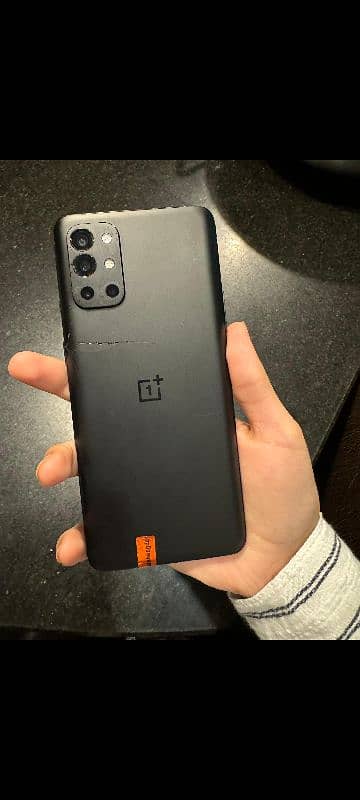 OnePlus 9R 1