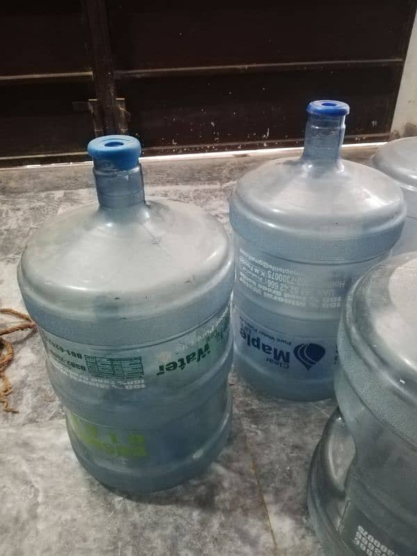 19 liters water bottles good condition 1