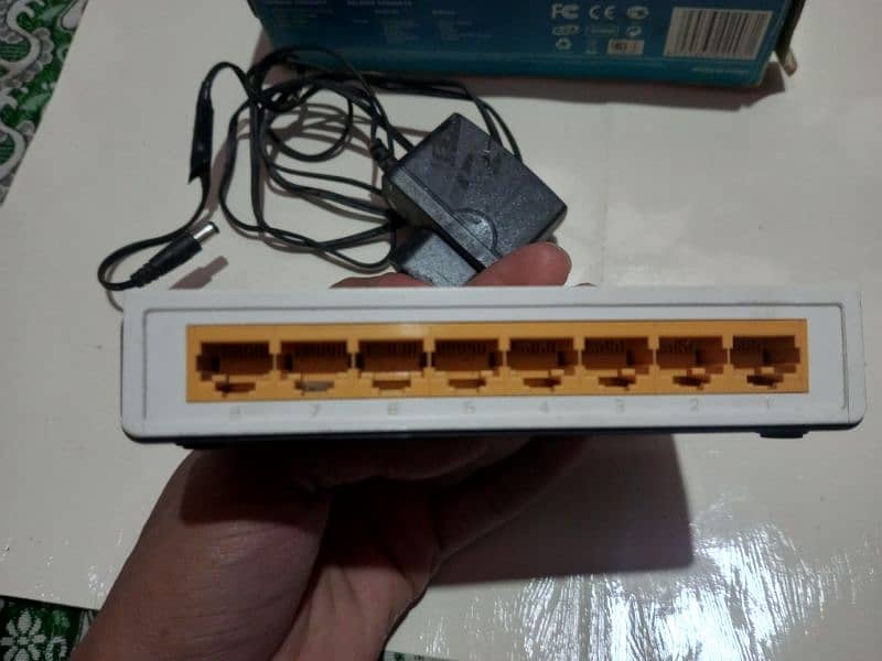 TP Link Network Desktop 8 Ports Switch Hub Modem 4