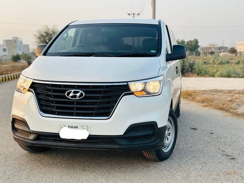 Hyundai Grand Starex 2021 1