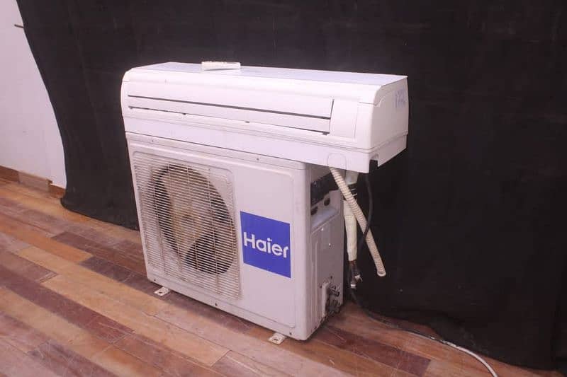 2 Ton Haier Split Ac ( Non Inverter) Gas locked 1