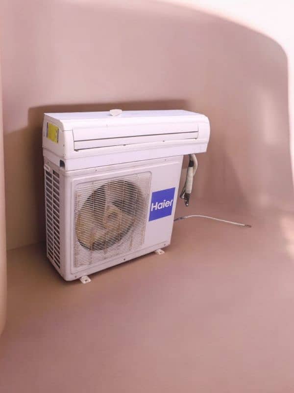 2 Ton Haier Split Ac ( Non Inverter) Gas locked 2