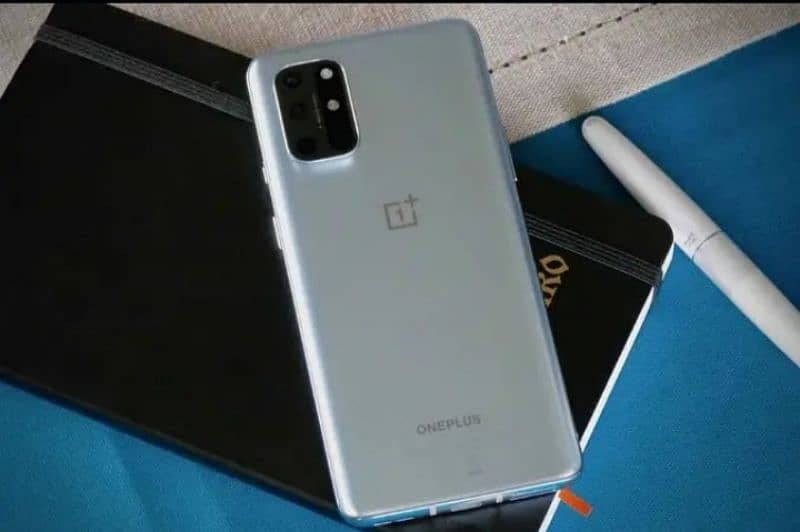 OnePlus 8t(10/10condition)12/256)With65WOnePlusCharger}03121618499 wts 6