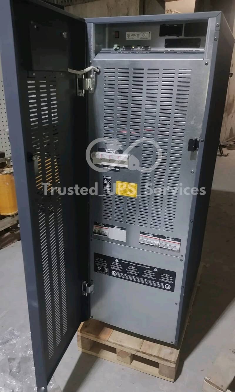 ups | Riello MDT, MHT, Multi Sentry MCT & MST | Industrial UPS | APC 3