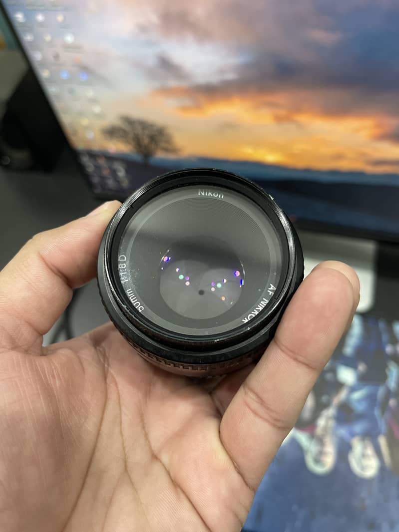 Nikon 50mm f/1.8D AF Prime Lens 5