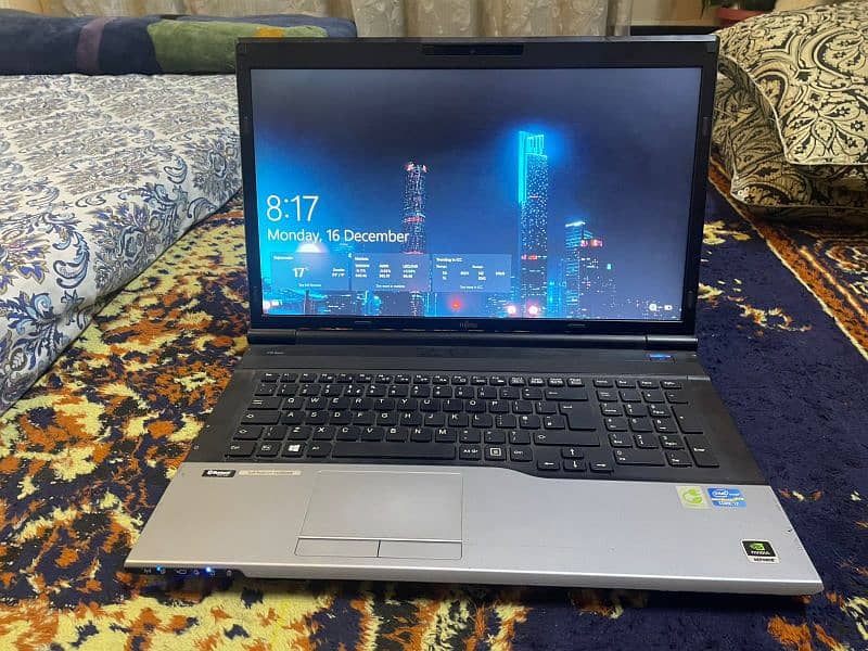 Fujitsu workstation Lifebook N series 4