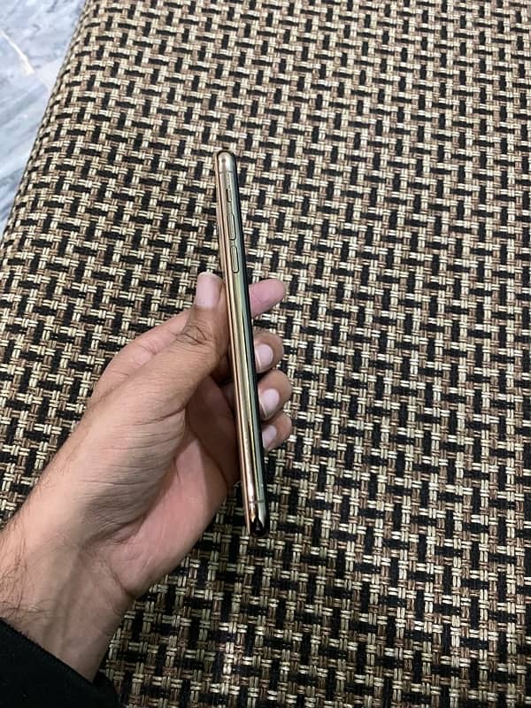 iPhone 11 Pro Max 256gb pta approved 1