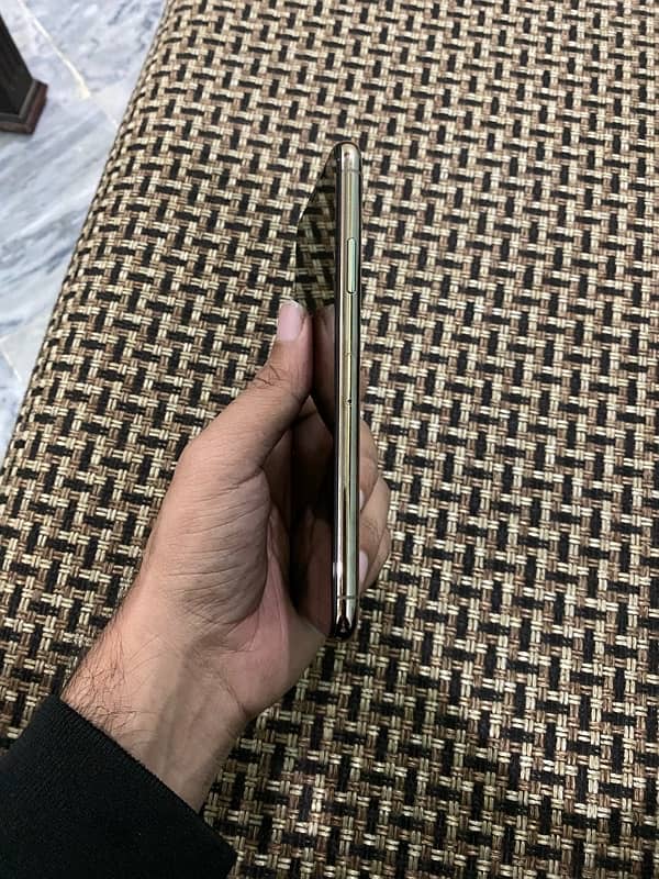 iPhone 11 Pro Max 256gb pta approved 3