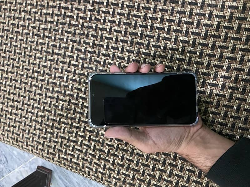 iPhone 11 Pro Max 256gb pta approved 6