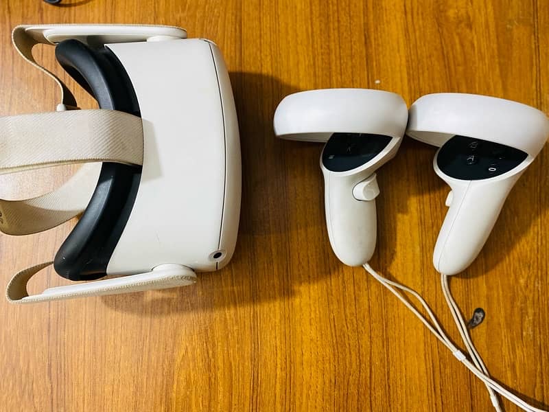 MetaQuest 2 VR Like New 2