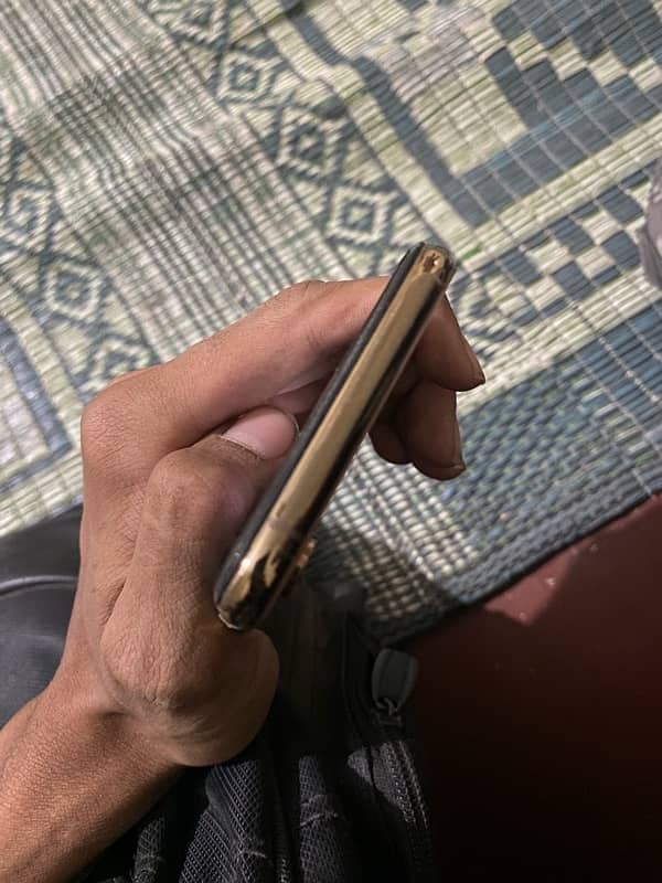 iphone xs official pta approve 4