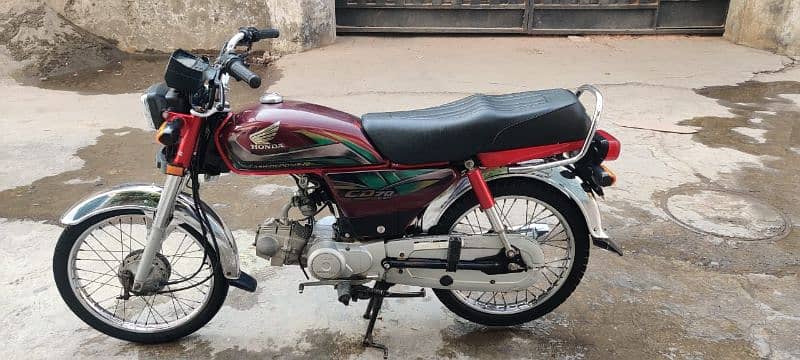 Honda cd 70 in mint condition 2