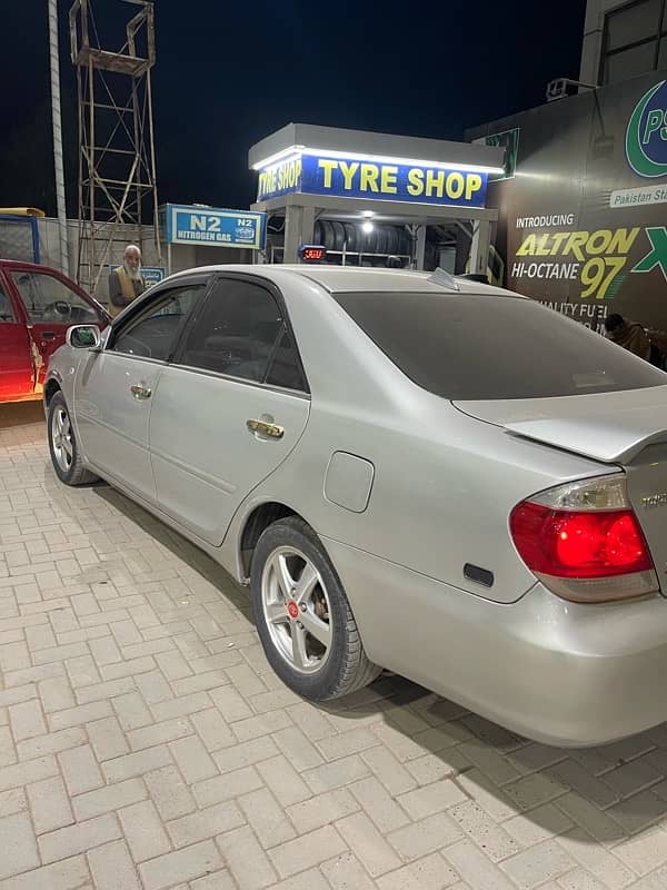 Toyota Camry 2004 1