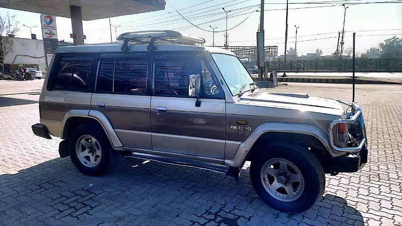 Mitsubishi Pajero 1990 1