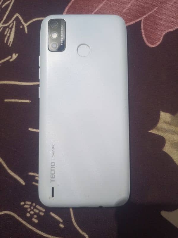 selling Tecno spark 6 go. . 2