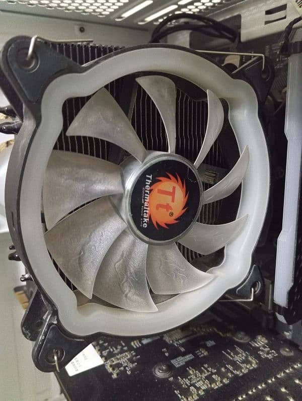 Thermaltake UX200 ARGB CPU Air Cooler 2