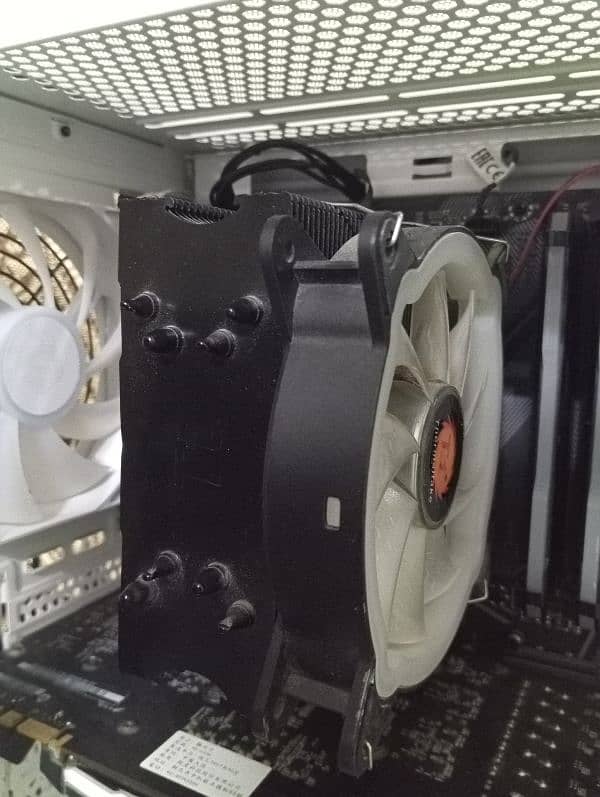 Thermaltake UX200 ARGB CPU Air Cooler 3