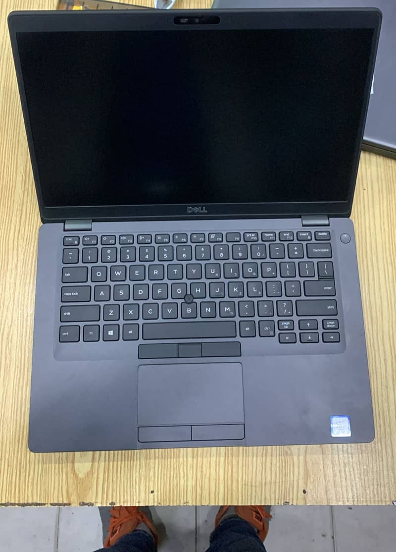 DELL Laptop 5400, I7 8th Gen. 16/512 ssd M2 5