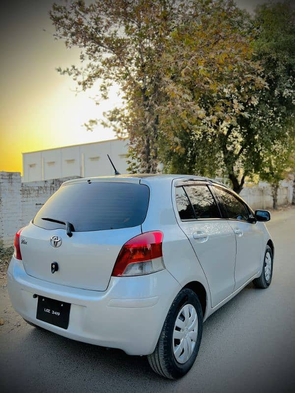 Toyota Vitz 2009 6