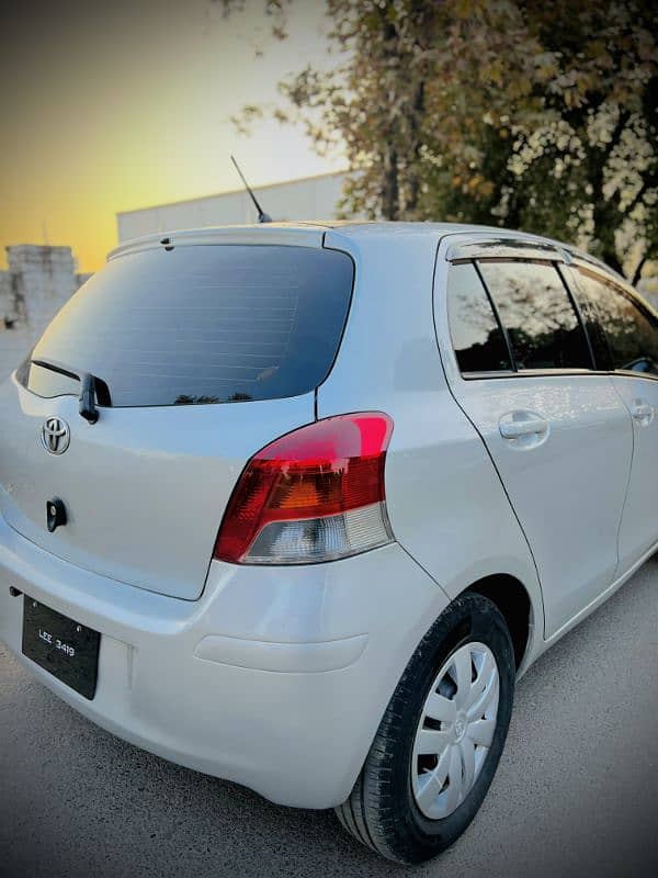 Toyota Vitz 2009 14