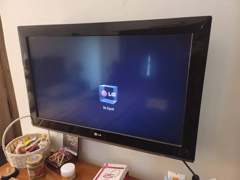 LG non smart lcd rarely used 0