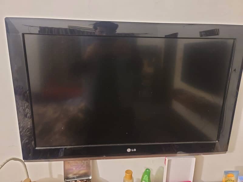 LG non smart lcd rarely used 2