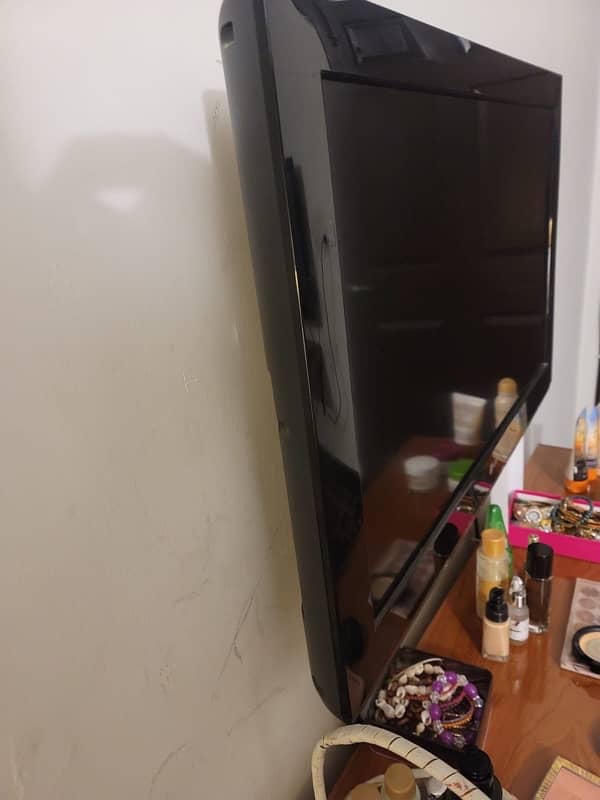 LG non smart lcd rarely used 3