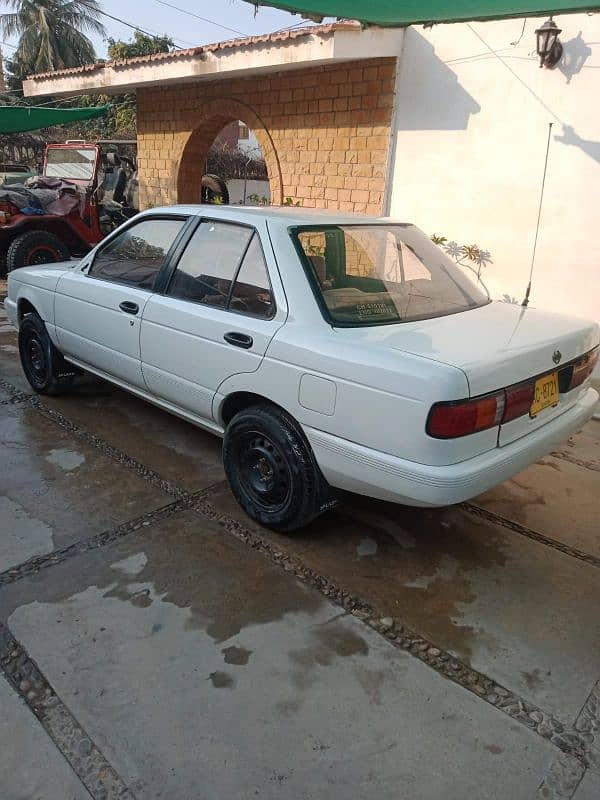 Nissan Sunny 1992 4