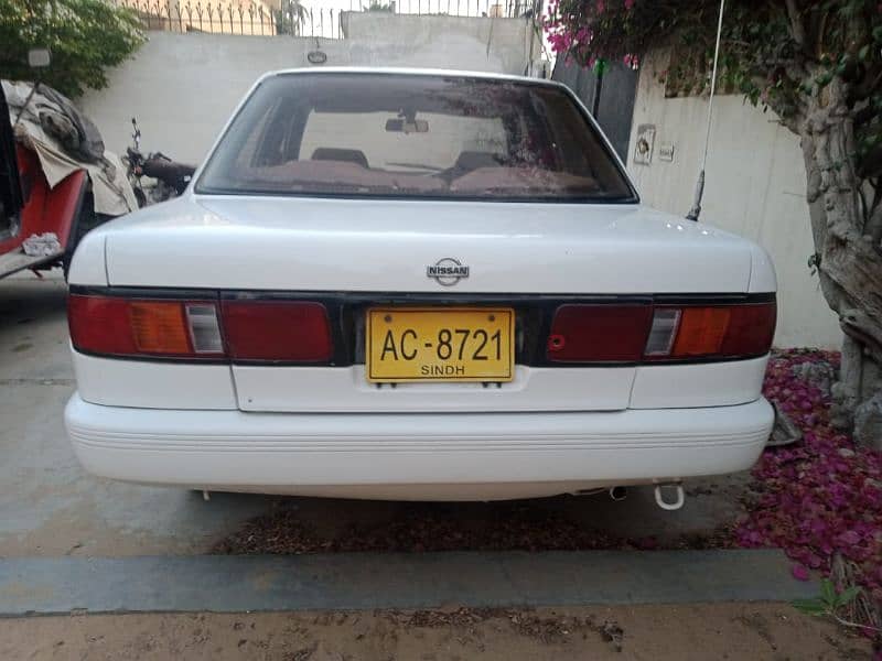 Nissan Sunny 1992 9