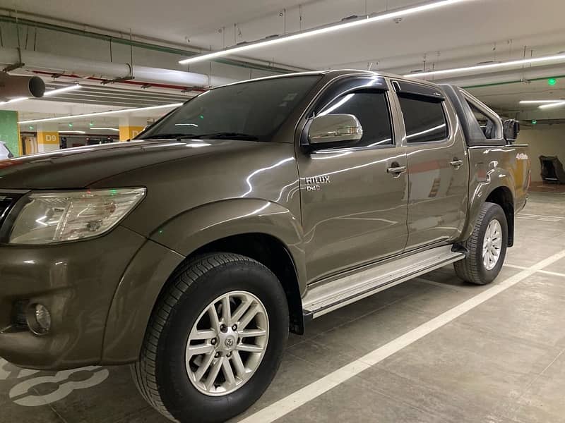 Toyota Hilux 2014 bumper to bumper orignal paint 8