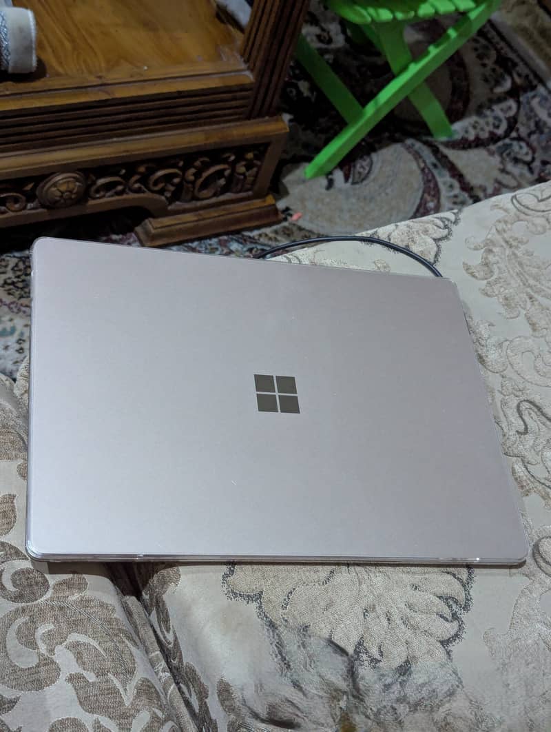 Microsoft Surface Laptop 4 – 16GB RAM, 256GB SSD, Sandstone (10/10) 0