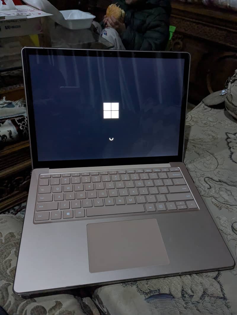 Microsoft Surface Laptop 4 – 16GB RAM, 256GB SSD, Sandstone (10/10) 1