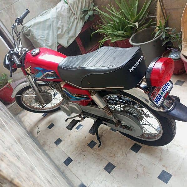 cg Honda 125 2016euro Red like new bike 1