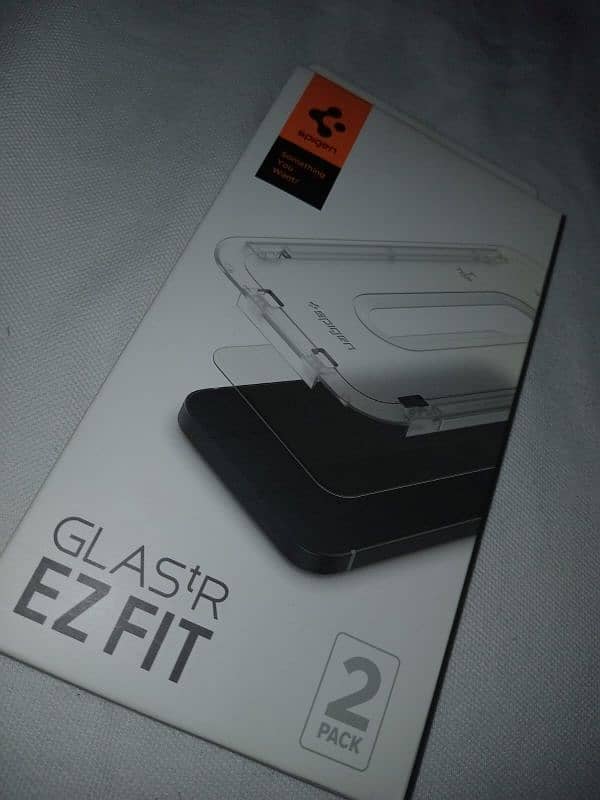 iphone 14 pro spigen glastr ez fit  screen protector 1