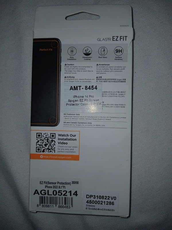 iphone 14 pro spigen glastr ez fit  screen protector 2