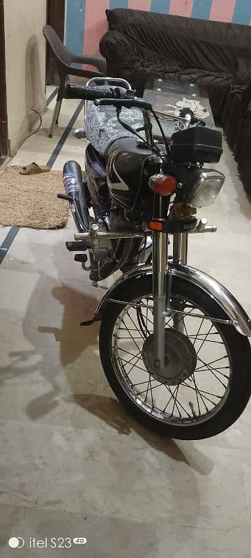 Honda CG 125 in black good condition 0