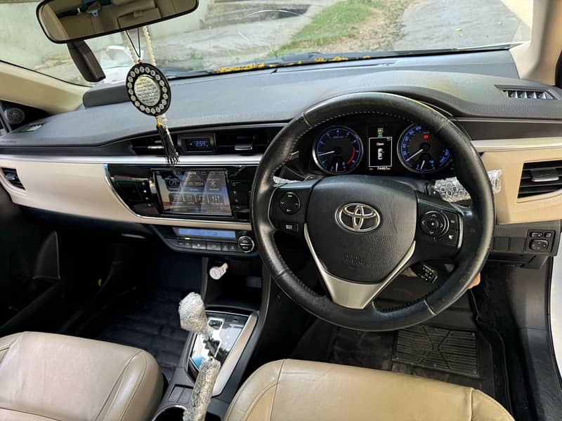 Toyota Altis Grande 2017 4