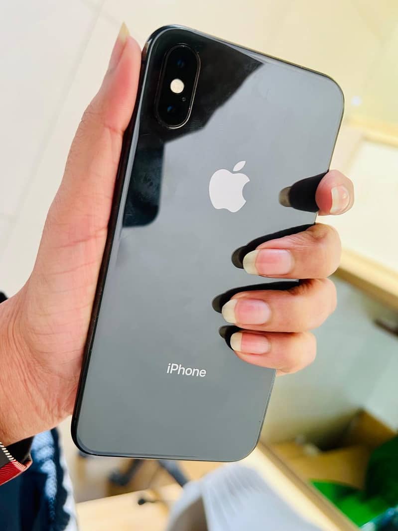 Apple iPhone XS on Service 1