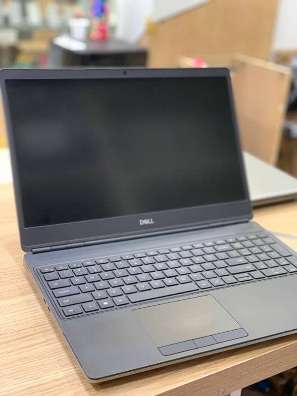 Dell Precision 7550 Laptop 0