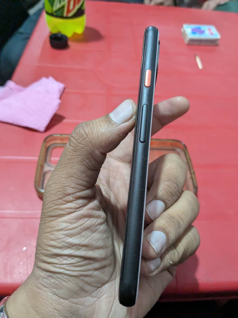 Google Pixel 4 3