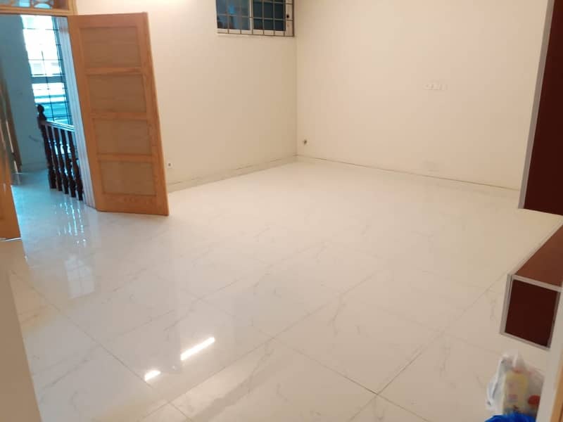 UPPER PORTION FOR RENT 6