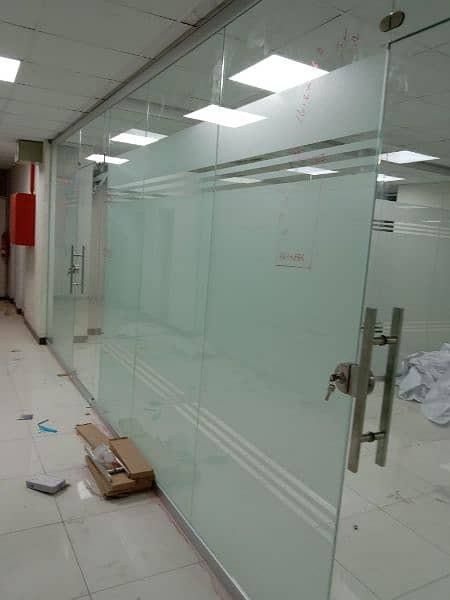 OFFICE GLASS PARTITION/ GLASS CABIN 2