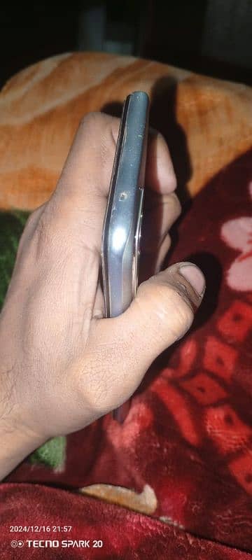 Mobile bilkul 10.9 hay 8.128 mamre ma hay 4