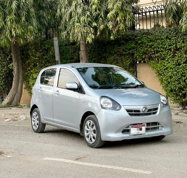 Daihatsu Mira 2012 1